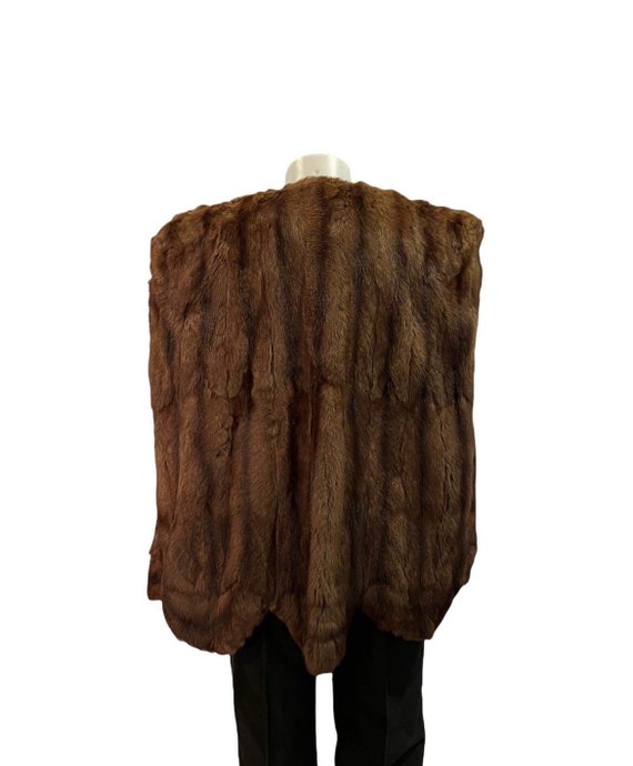 Vintage fur cape 1940s fur brown cape with arm ho… - image 3