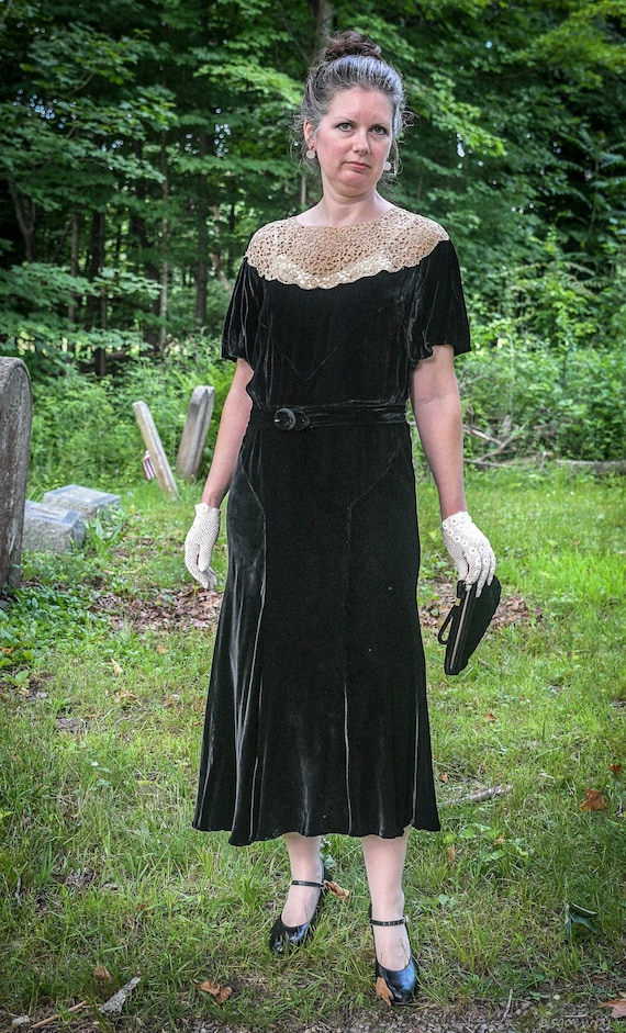 Vintage 1930s black silk velvet dress with lace bo