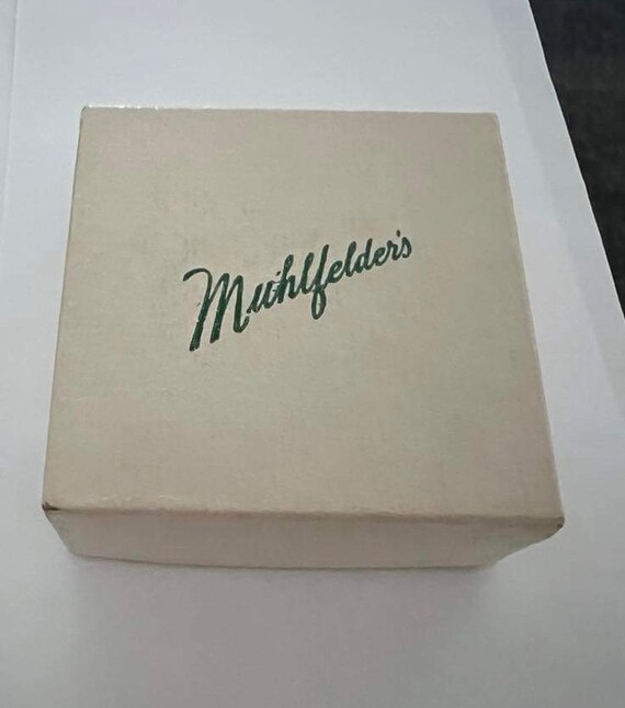 Vintage jewelry presentation box white marble lucite in original store box small white jewelry box vintage jewelry box View 2