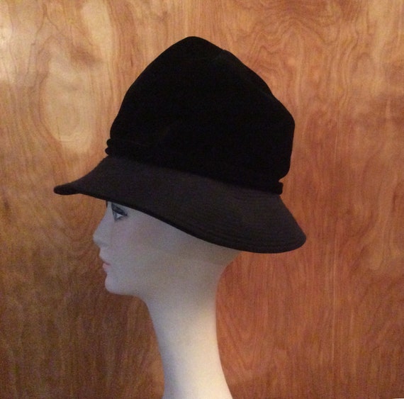 Vintage Styled by Coralie black velvet hat with t… - image 3