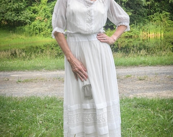 Edwardian lawn dress white cotton gauze 1910s lace insets puff sleeves antique dress tea dress 1910s fashion historical women’s fashion