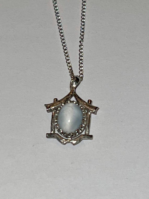 Vintage silver pendant moonstone asian style pagod