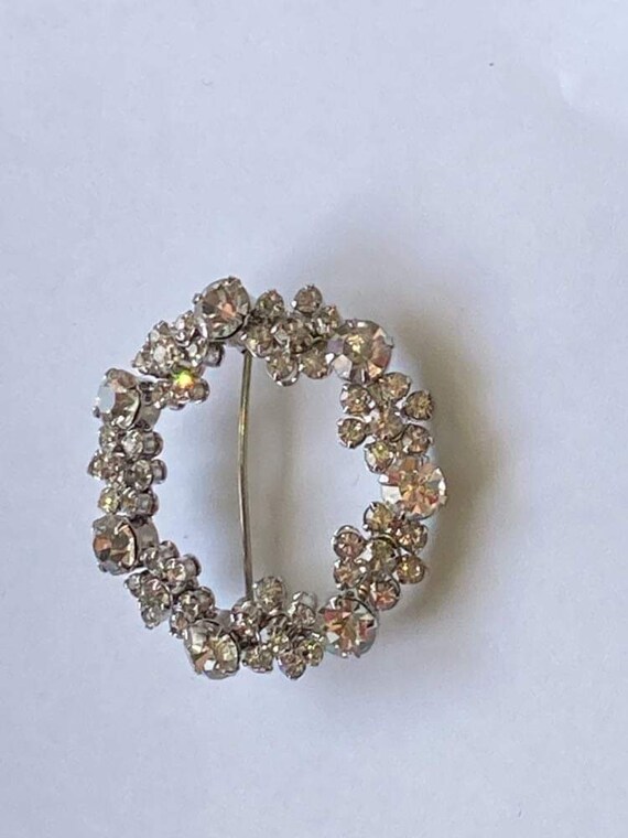 Vintage rhinestone brooch circle pin sparkly broo… - image 3