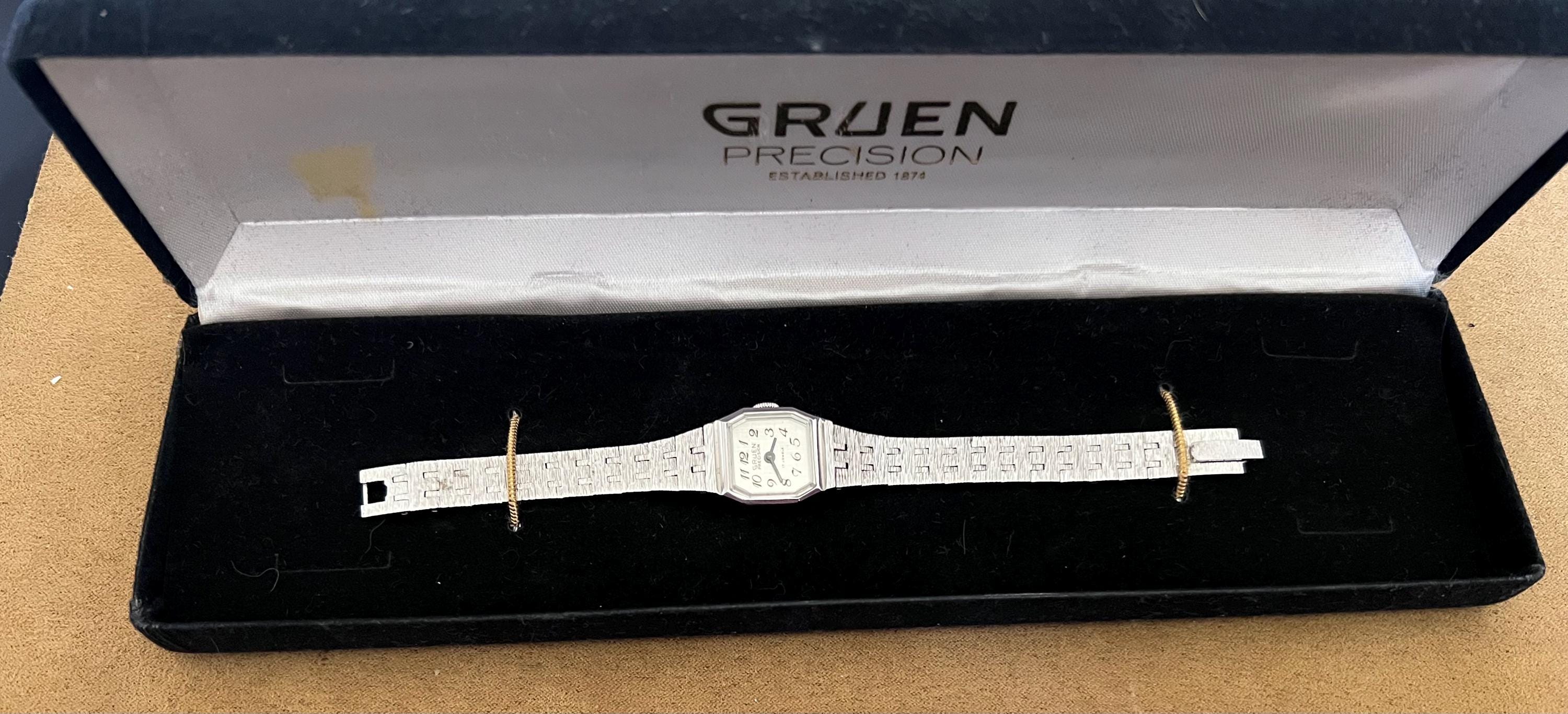 Vintage Womens Wrist Watch Silver GRUEN PRECISION 17 JEWELS  display picture 2