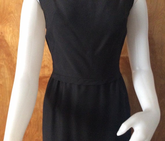 Vintage little black dress 1960’s size small slee… - image 6