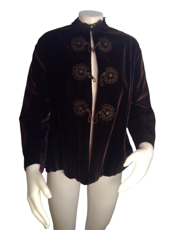 Antique Victorian Edwardian black velvet jacket quilted lining fancy frog closures 1800s 1900s theater costume historical fashion steampunk