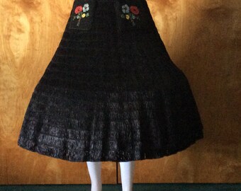 Vintage black raffia skirt floral pockets rare unique 1950’s raffia skirt theater costume rockabilly gift for her one of a kind