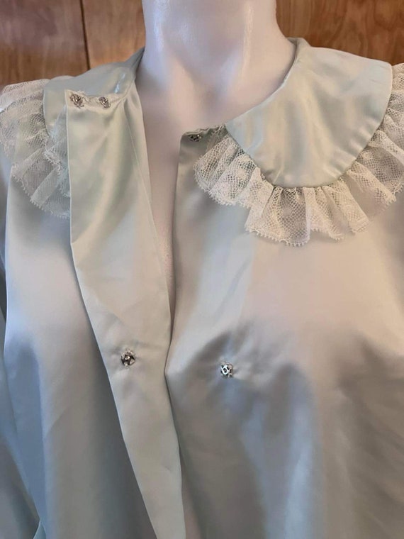 Vintage bed jacket 1950s light blue with lace tri… - image 7