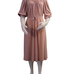 Vintage 1970s THE DRESS dusty rose with floral detail polyester puff sleeves 1970s spring summer dress 1970s womenswear
