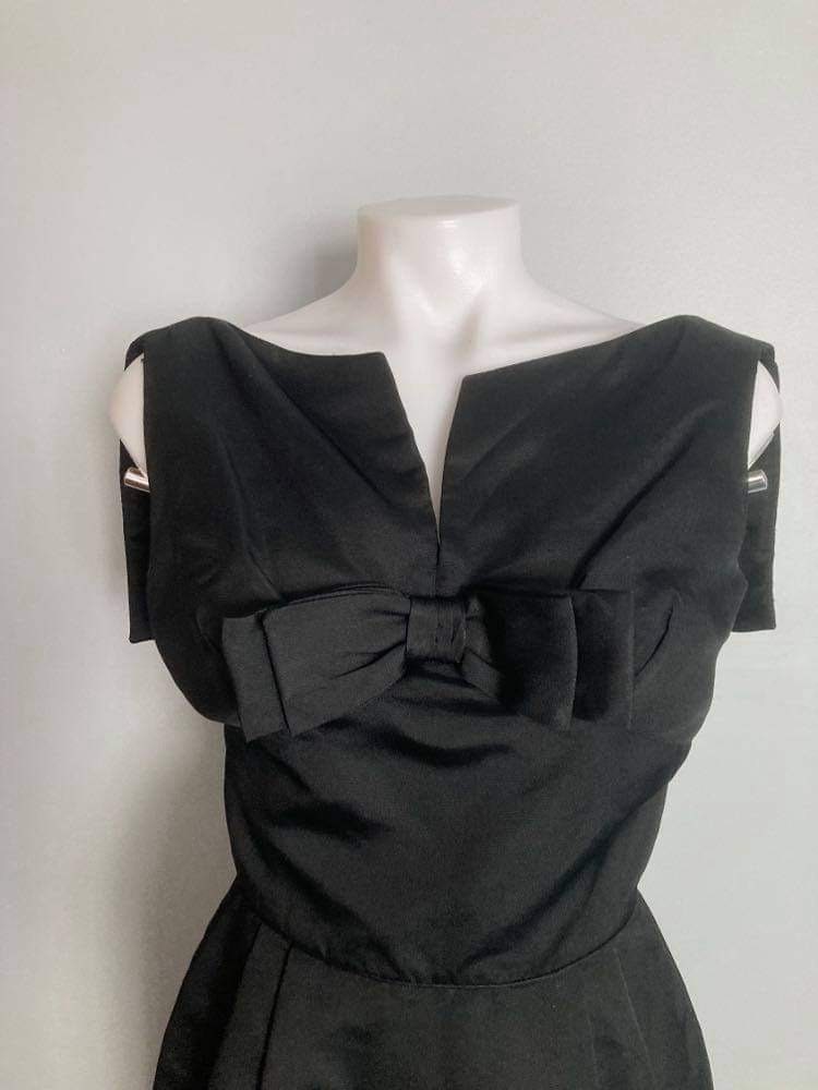 Black Sleeveless Cocktail Dress V Neck Deep V Back 1950's | Etsy