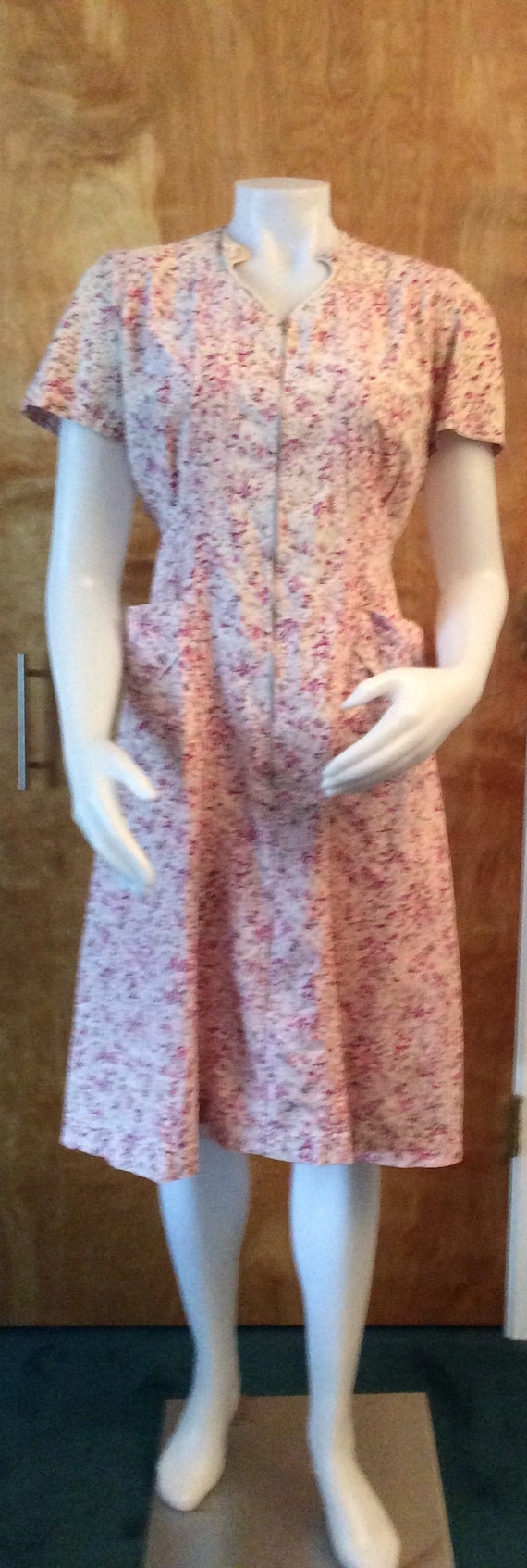1940s house dress by NIP-N-TUCK zipper front pink