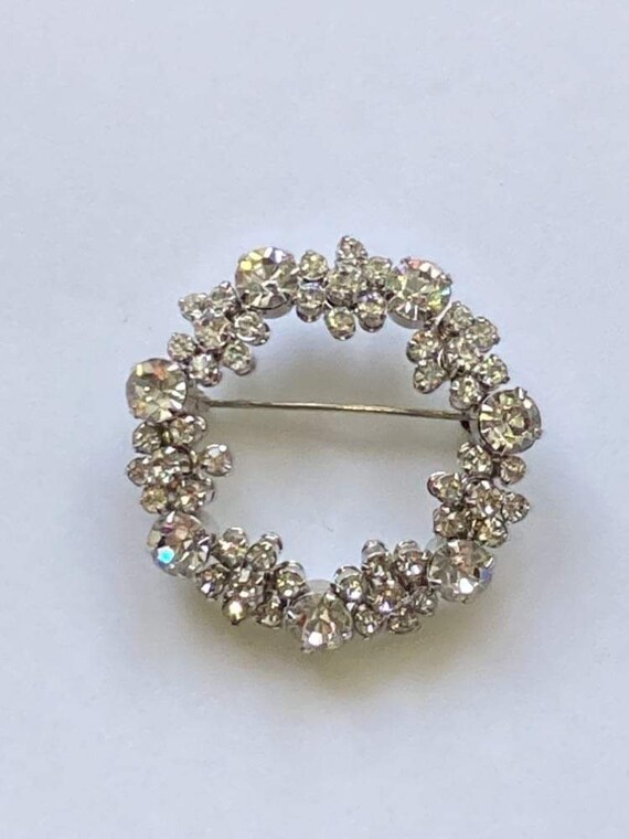 Vintage rhinestone brooch circle pin sparkly broo… - image 4