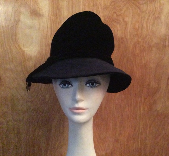 Vintage Styled by Coralie black velvet hat with t… - image 2