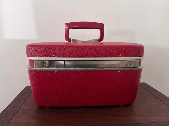 Red train case vintage Royal Traveller luggage 19… - image 1