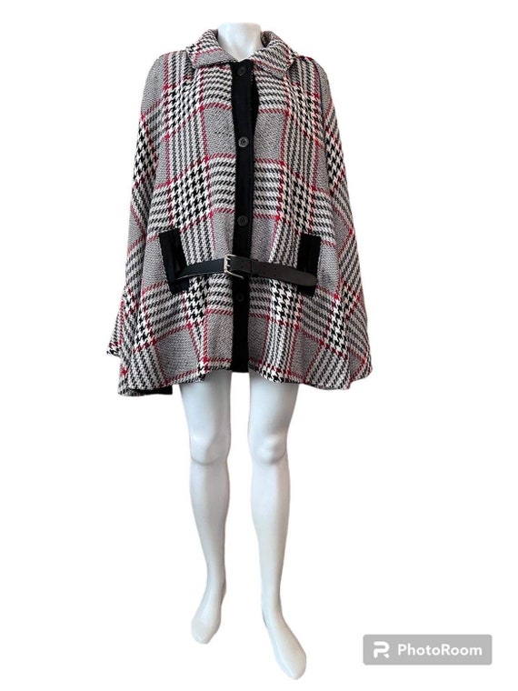 Plaid button front cape with leather belt Venezia Woman red white black fall autumn cape