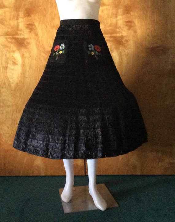 Vintage black raffia skirt floral pockets rare un… - image 5