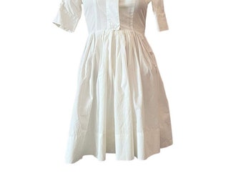 Vintage girls dress 1950s white cotton with floral embroidered cut outs full skirt pre-teen dress shirt sleeves