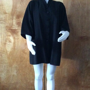 Vintage swing coat 1950s swing jacket black textured fabric rockabilly pinup 1950s fashion vintage women’s coat