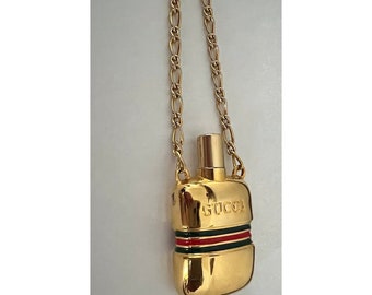 Vintage GUCCI Logo Parfümflasche Motiv Anhänger Sammlerstück Schmuck Designer Parfüm Designer Schmuck