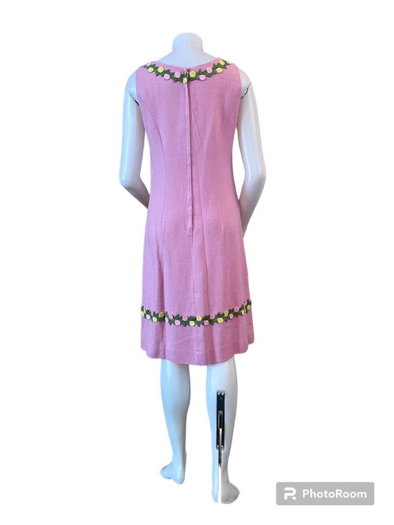 Vintage summer sheath dress Puritan Forever Young sleeveless pink linen with floral appliqués 1960s 1970s spring dress image 4