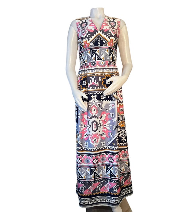mod abstract border print maxi dress 1960s v neck… - image 1