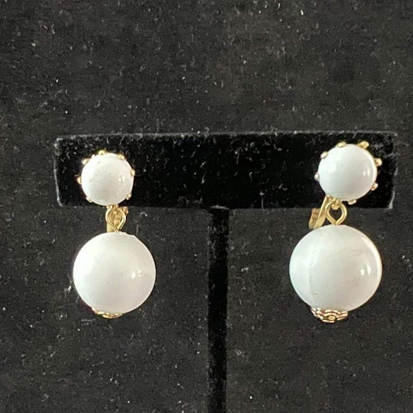 Vintage mod white earrings clip on dangling balls 1960s earrings 1970s earrings mod earrings