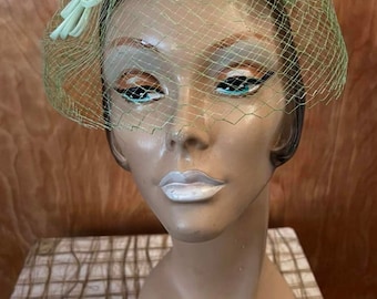 Vintage womens hat 1960s green mesh with bows one size fits most spring summer whimsy 1960s fashion hat