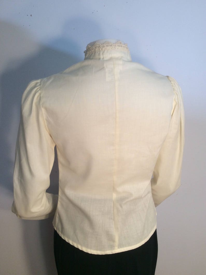 Jessica/'s Gunnies ivory long sleeve blouse 1970/'s vintage lace ribbon tatting hippie theater costume boho victorian inspired
