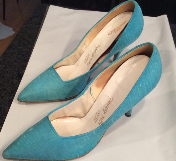 aqua pumps shoes