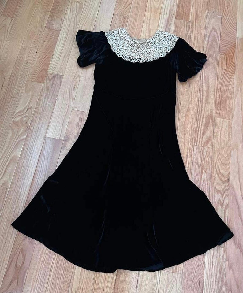 Vintage 1930s Black Silk Velvet Dress With Lace Bodice Puff Shirt ...