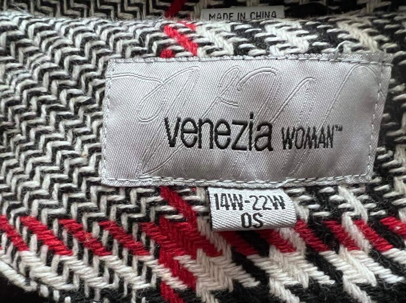 Plaid button front cape with leather belt Venezia Woman red white black fall autumn cape image 9
