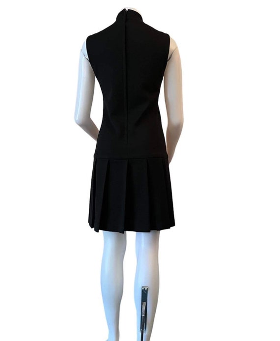 1960s dress sleeveless black drop waist pleated s… - image 4