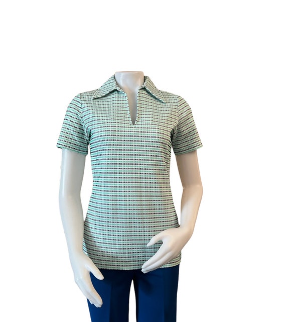 Vintage womens shirt 1970s short sleeve vneck gre… - image 1