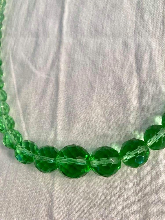 Vintage green faceted glass necklace graduated be… - image 5