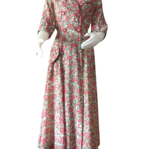 vintage hostess gown dressing gown 1940s 1950s Styled by Campus Girl floral print rayon vintage loungewear