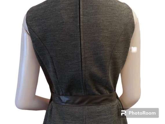 1960s gray sleeveless dress with belt Plaza Squar… - image 5