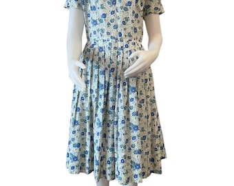 Vintage 1950s dress blue floral silk full skirt short sleeves size medium