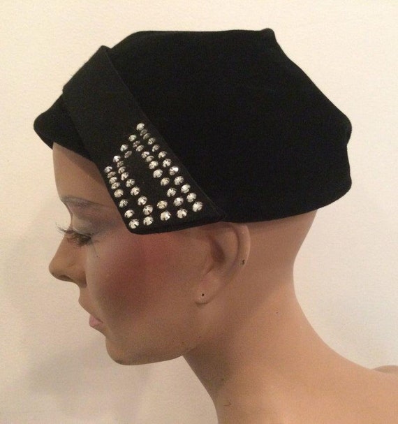 Vintage  black velvet hat with rhinestone trim 19… - image 4