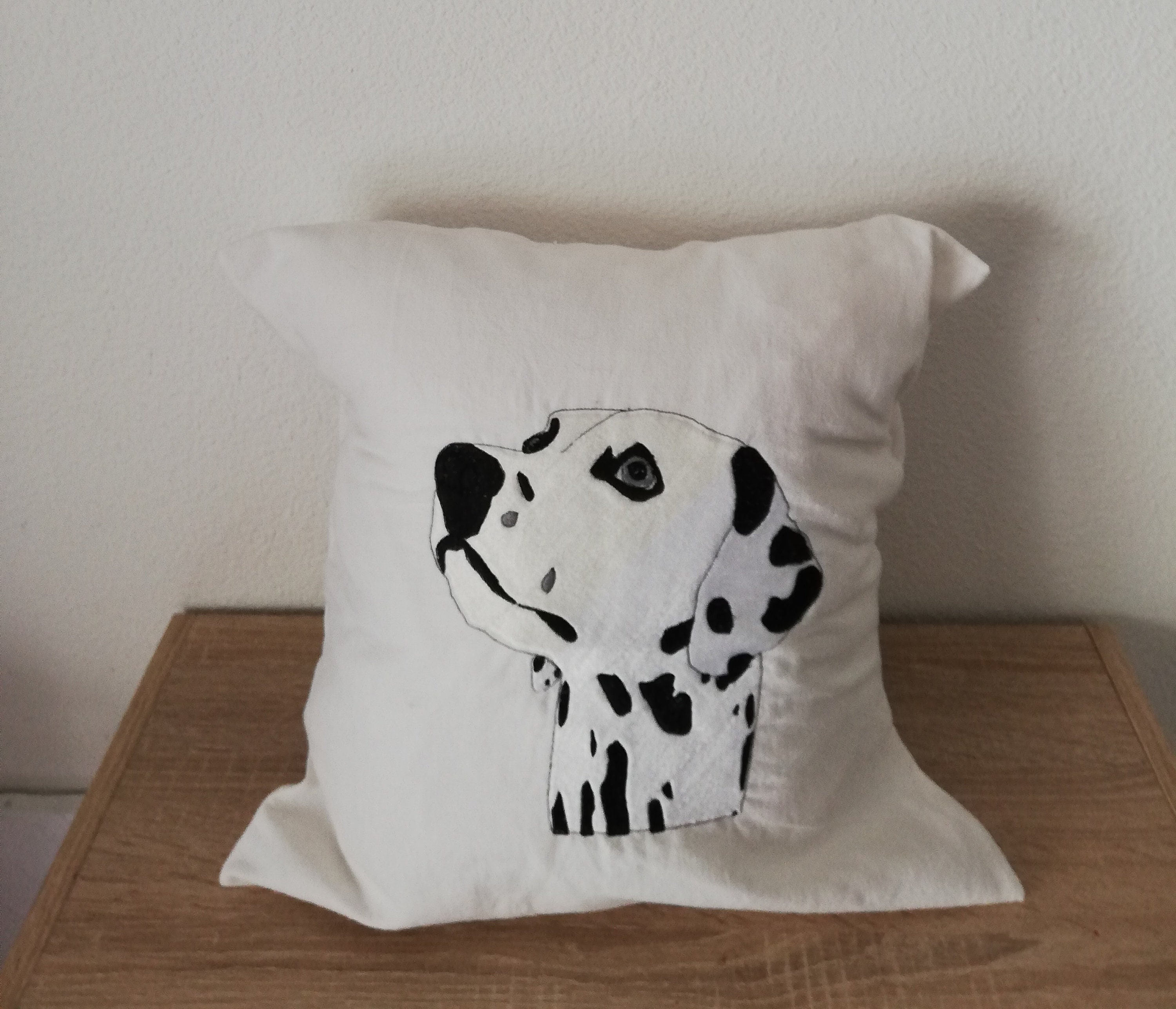 Housse de Coussin Brodée d'un Dalmatien