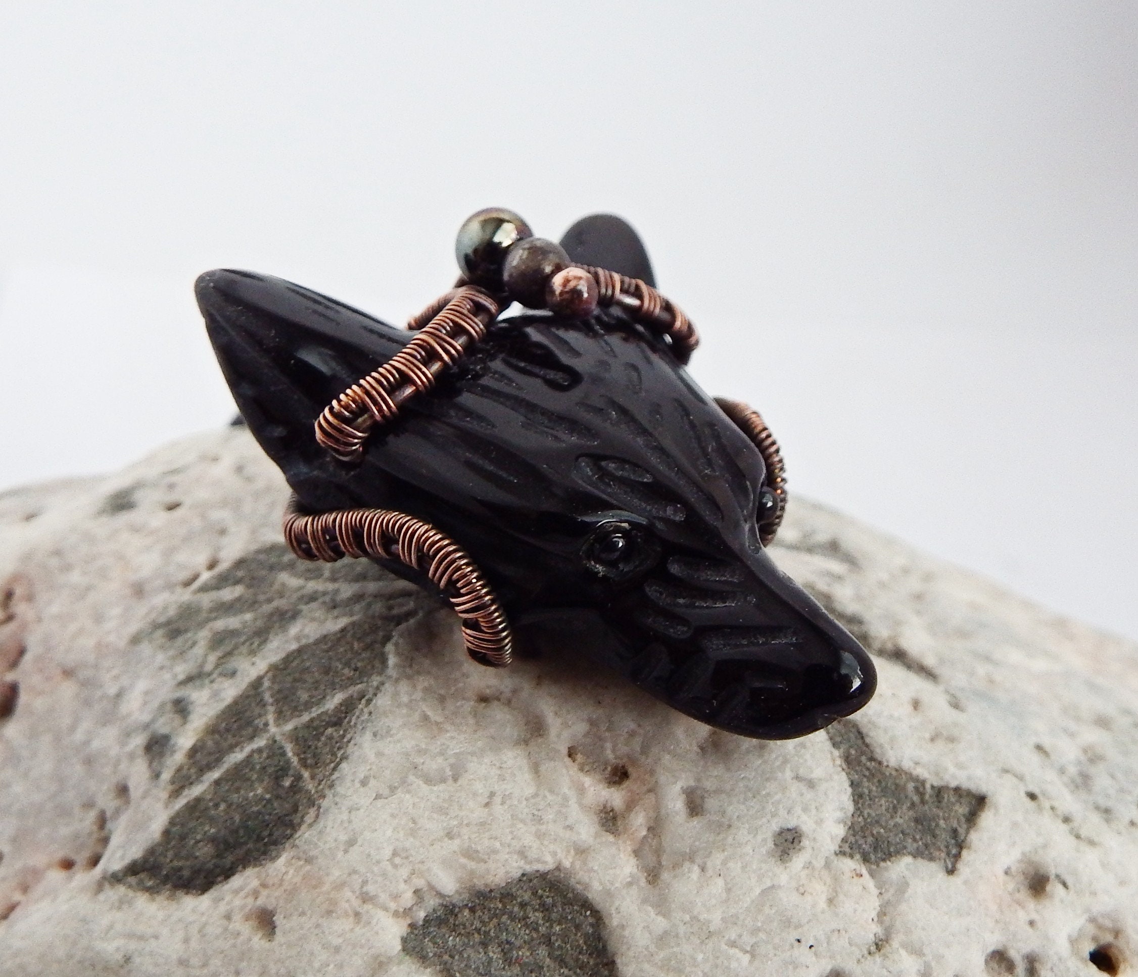Obsidian wolf deals pendant