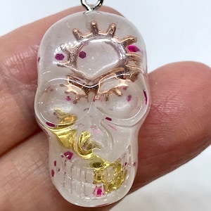 1 clear and white resin skull charm - pendant - flat back - skeleton