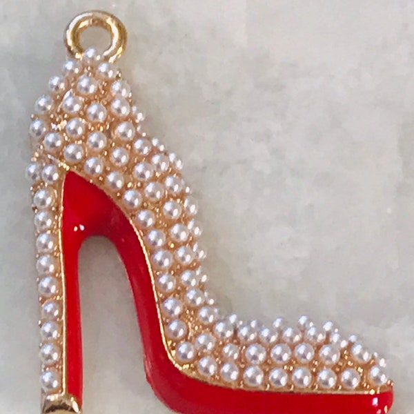 1 Gorgeous mostly pearls high heeled stiletto shoe charm - pendant - gold tone