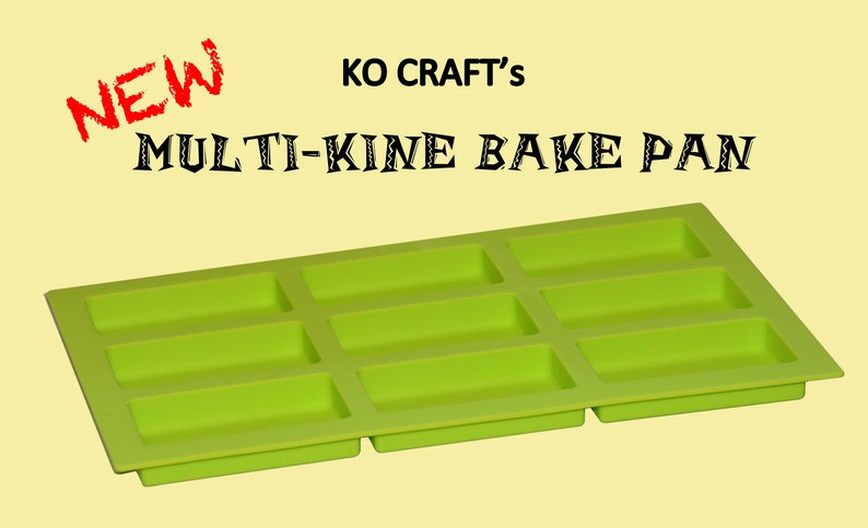 Może przedstawiać: Zielona silikonowa forma do pieczenia z 8 prostokątnymi wgłębieniami. KO CRAFT's MULTI-KINE BAKE PAN.