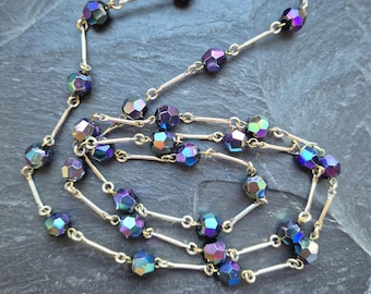 Vintage necklace with iridescent glass beads – Shimmering faceted necklace – Boho glamour in 80s style