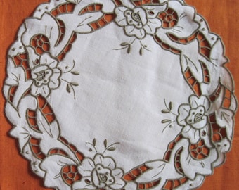 round tablecloth 27 cm ecru Richelieu decorative doilies