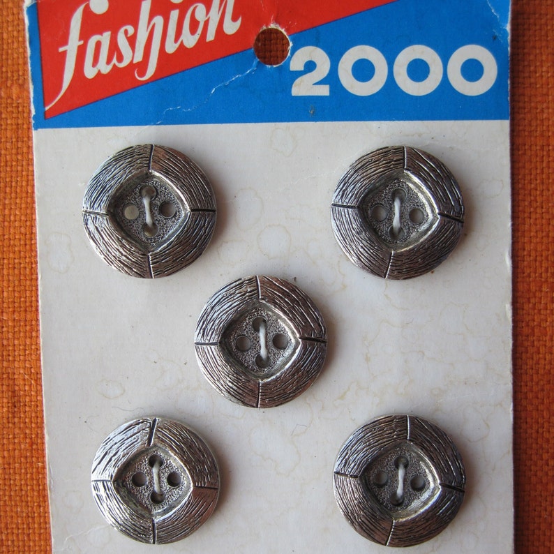 5 metal buttons 21 mm silver button card image 1