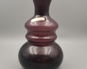 Norwegian hooped  purple glass vase,Magnor ,with original sticker  from 1970s,19 cm h.