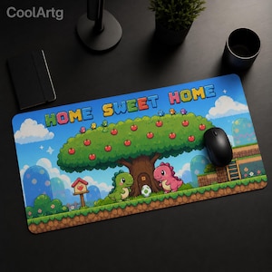 Pixel dinosaurus bureaumat, Home Sweet Home grote muismat, retro videogame grappig kruissteekpatroon - Super Mario - Yoshi Cosy Dino Home