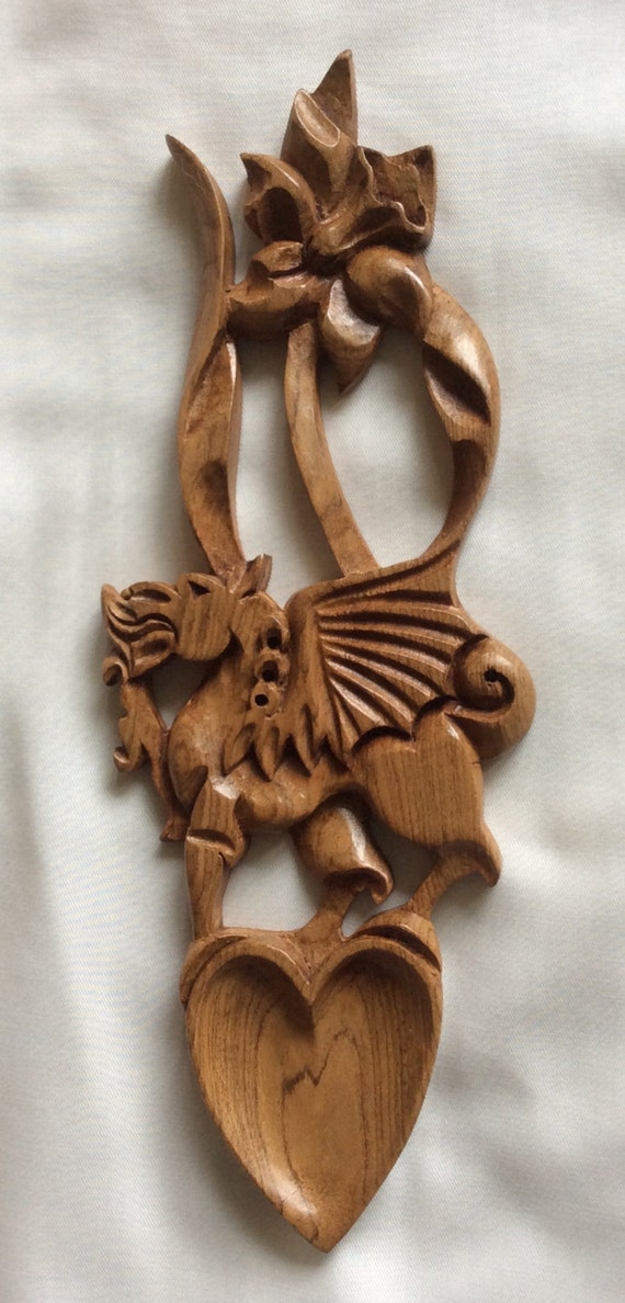 Welsh Wooden Lovespoon Engraved Welsh Dragon Daffodil Wales//Cymru Celtic