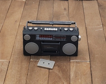 Vintage Replica Mini Jukebox 1946 Design AM/FM Classic